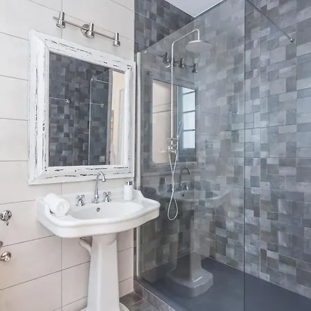 Art House Fira Apartments